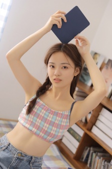美丽人妻陷入大尺度拍摄陷阱